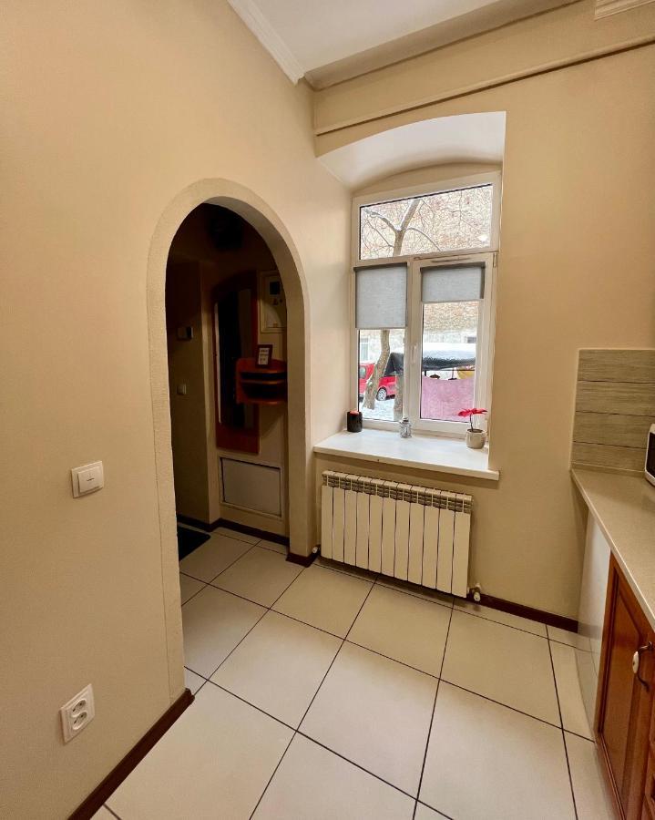 Old City Apartment With Parking Λβιβ Εξωτερικό φωτογραφία