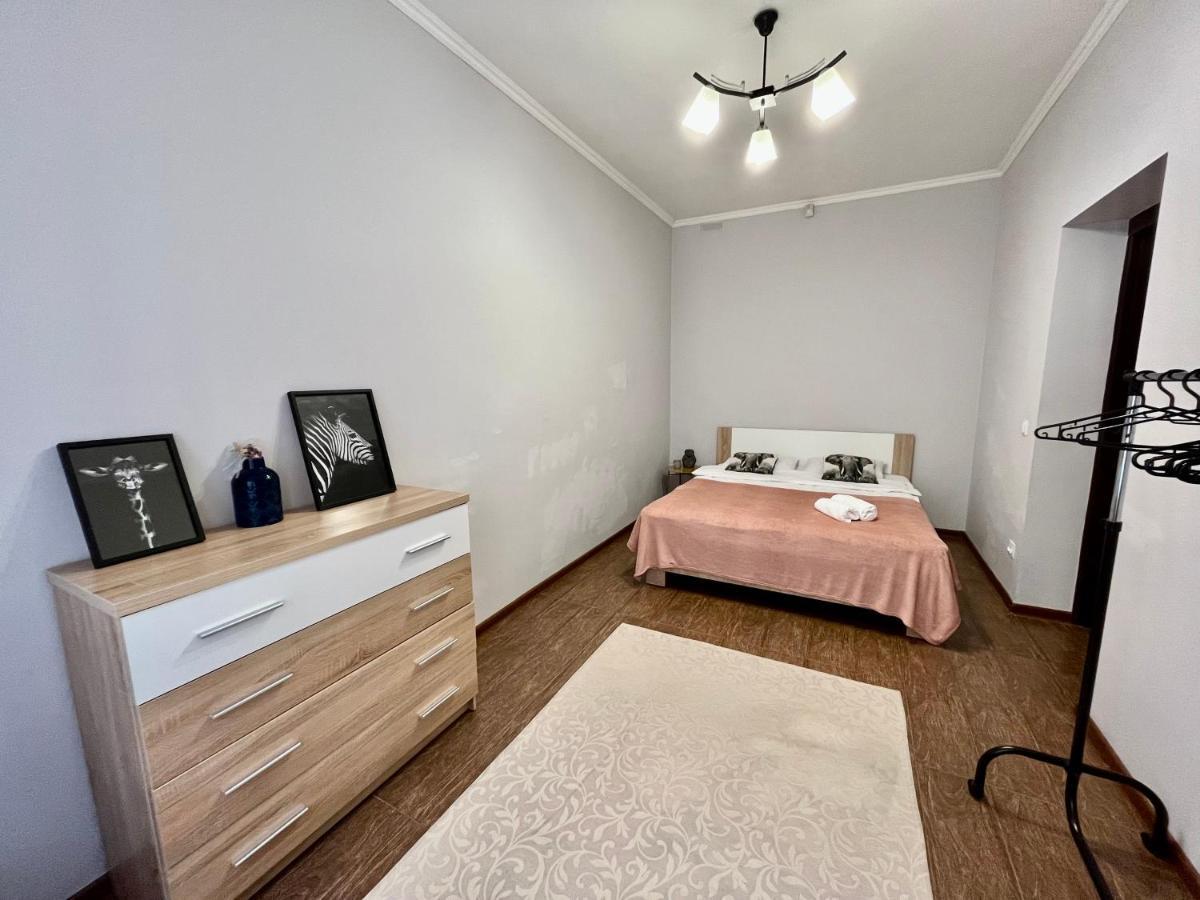 Old City Apartment With Parking Λβιβ Εξωτερικό φωτογραφία